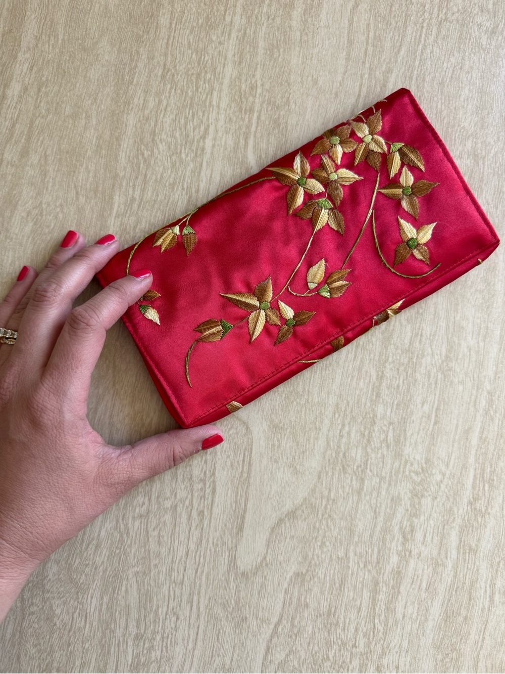 Red Floral Embroidered Satin Clutch - Elegant Evening Bag